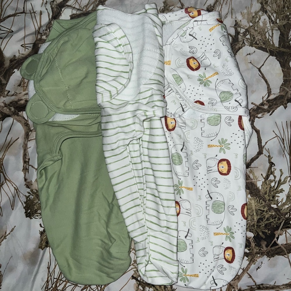 3 Velcro swaddles perfect condition